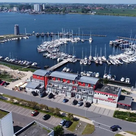 Am Rundsteg 12
